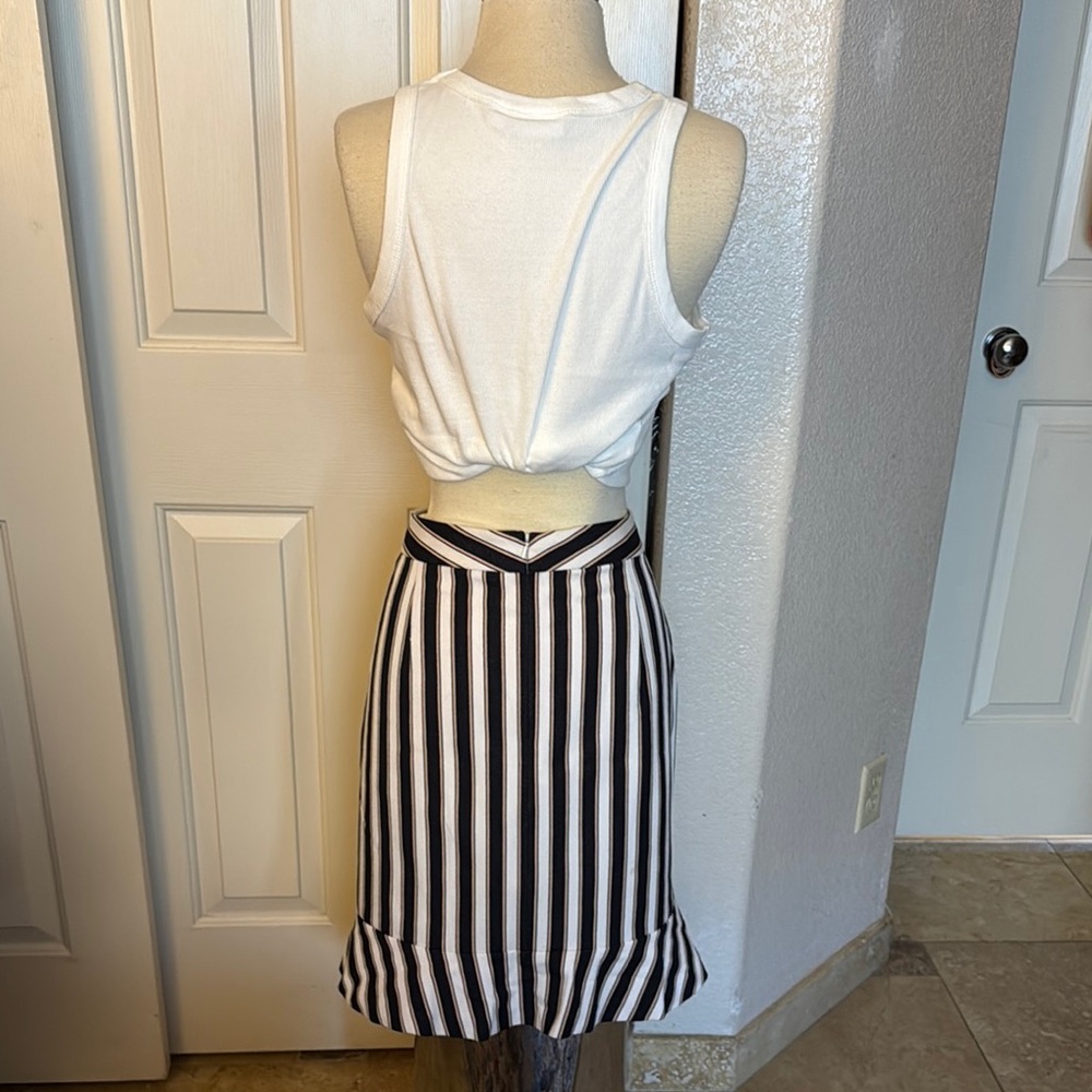 Ann Taylor Black and Cream Striped Skirt